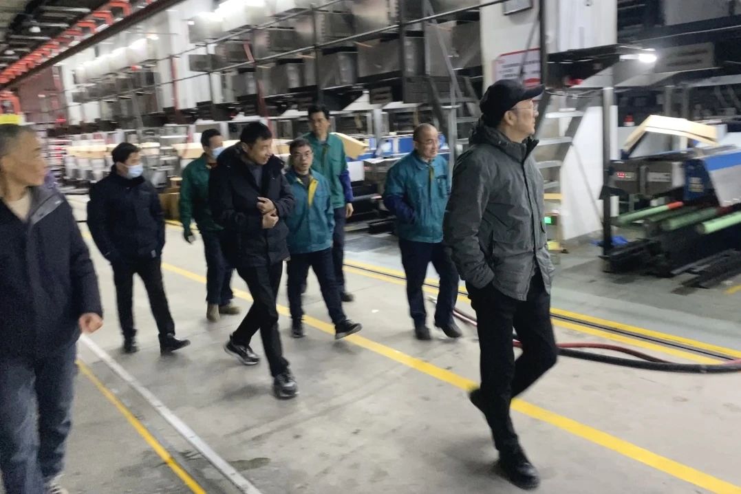 Changshu Polyester iwettaq spezzjonijiet tas-sigurtà qabel ma jerġa 'jibda x-xogħol