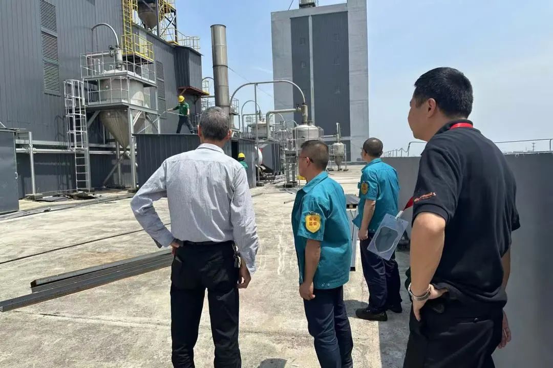 Changshu Polyester iwettaq spezzjonijiet ta 'sigurtà qabel il-vaganza ta' Jum ta 'Mejju